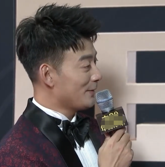 國劇盛典主持人太激動，連續喊錯劉濤等人名字，網友：工資沒了