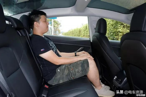 測量完20款新能源車的後排座椅，我們發現了什麼？