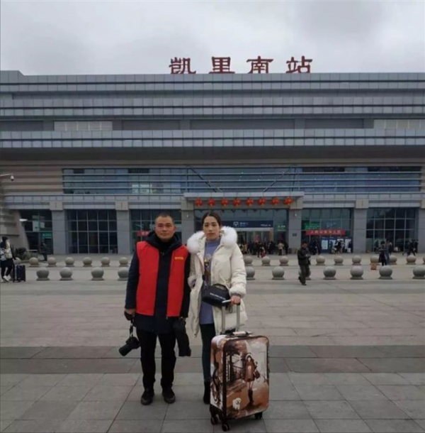 母親改嫁、父親入獄,6歲的她靠吃垃圾為生!30年後終於回家 母親改嫁、父親入獄,6歲的她靠吃垃圾為生!30年後終於回家