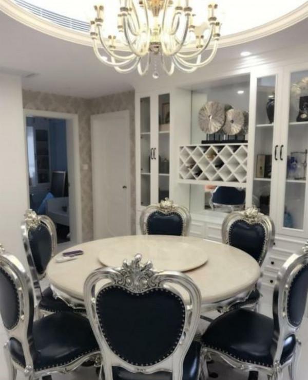 曬曬朋友的新家，說裝修花費60萬，光床都2萬多，不吹牛能死嗎？