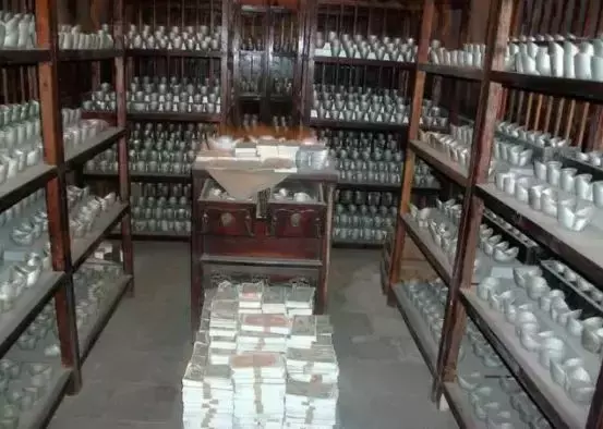 康熙給雍正攢下800萬，雍正留給乾隆6000萬，乾隆給嘉慶留了多少