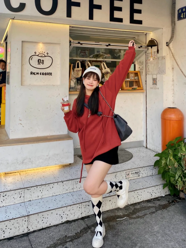 衛衣+裙子,毛衣+煙管褲,秋冬就該這麼穿,洋氣顯瘦炸了 衛衣+裙子,毛衣+煙管褲,秋冬就該這麼穿,洋氣顯瘦炸了