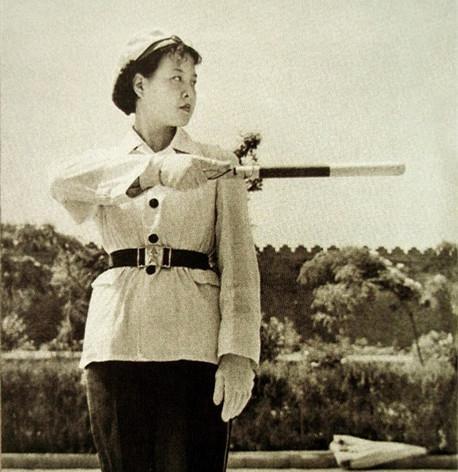 當年用高壓鍋燙頭的拉薩青年,也是明白“頭等大事”的 當年用高壓鍋燙頭的拉薩青年,也是明白“頭等大事”的