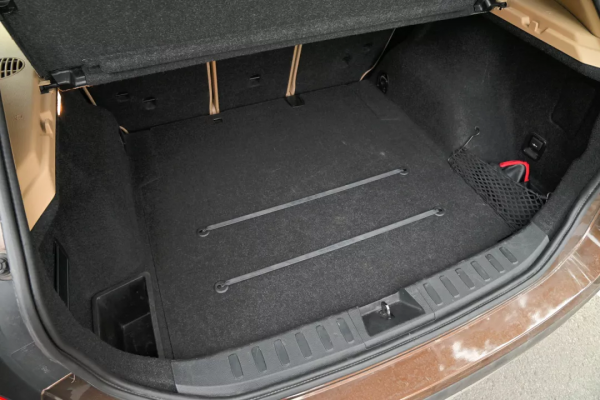 內飾很新，底盤煥新，9&period;58萬入二手進口寶馬X1