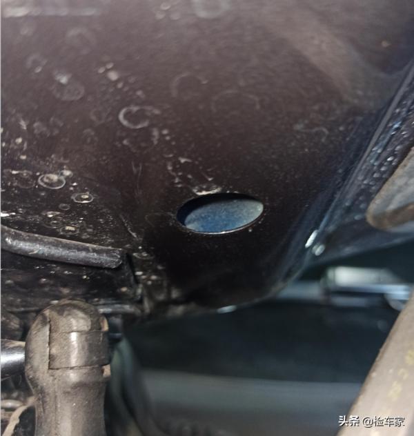 才開兩年的寶馬X5幾乎撞報廢,精修之後賣65萬,驗車師差點看走眼 才開兩年的寶馬X5幾乎撞報廢,精修之後賣65萬,驗車師差點看走眼