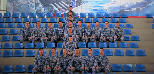 軍士參謀，亮相