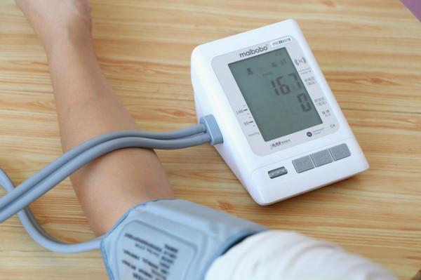 鴻蒙首款生態產品！Maibobo RBP-2400輕鬆監測血壓健康