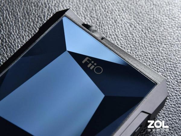 臺機級別的配置 飛傲M17萬元級便攜播放器開箱