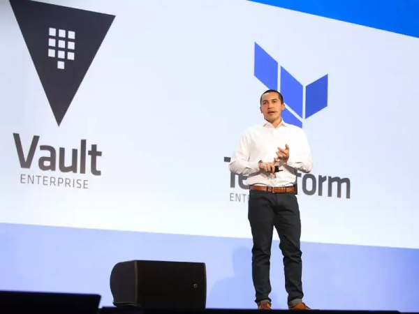 32歲開源IPO百億富翁：13歲做遊戲外掛，只愛寫程式碼