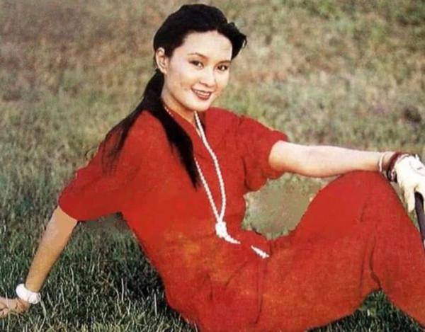 屠洪剛的兒子屠芮葆：9歲時母親離世，他在繼母方舒眼裡一夜長大