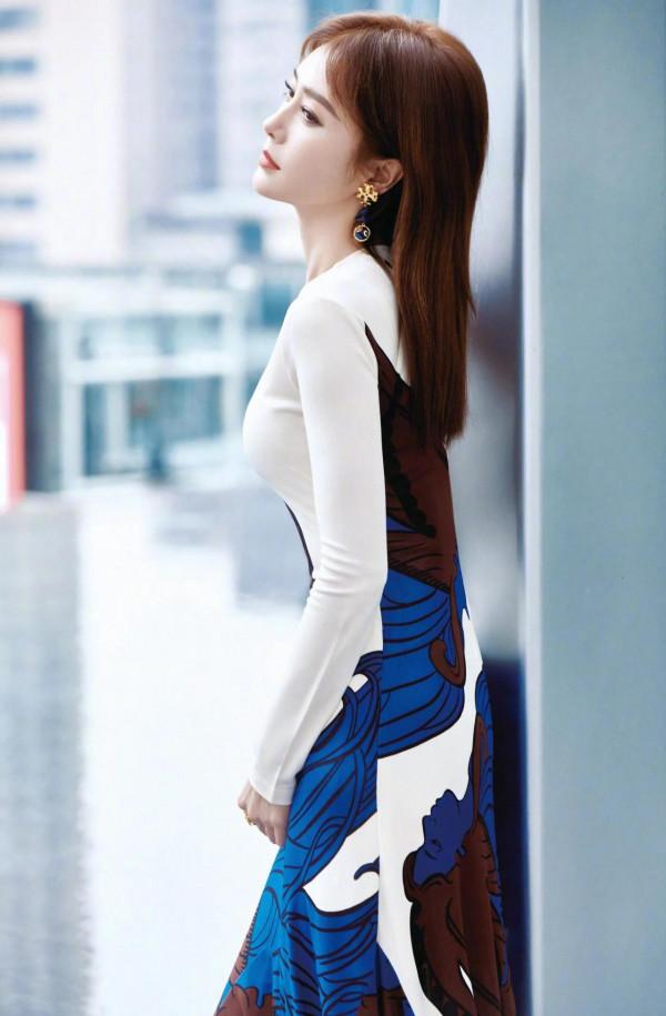 秦嵐美圖，精緻優雅，美目流盼，明豔動人