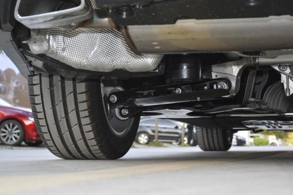 德系豪華C級車，標配2.0T+8AT，入門版都是後驅，寶馬5系香不香？