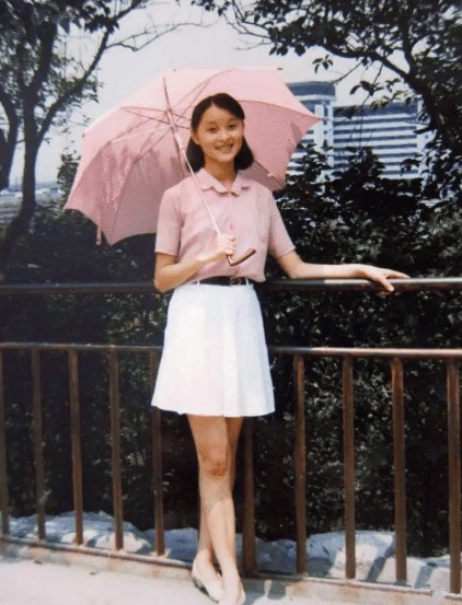 至今單身的8位大齡女星，最大57歲最小38歲，個個瀟灑又快樂