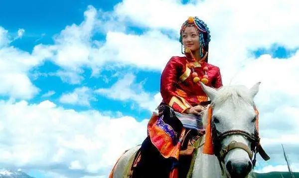 英國探險家挑戰生命禁區，徒步從新疆走到西藏，終成西域探險之父