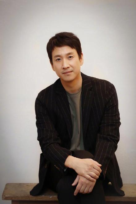 時隔兩年迴歸大熒幕，鄭裕美接下新電影《睡》，將攜手李善均