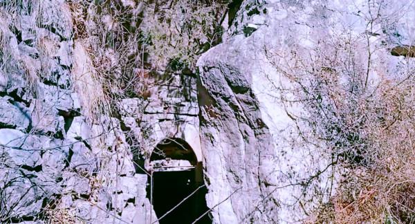 河北興龍寺古寺中,有處不幹涸的泉水,相傳是惡龍懺悔的眼淚 河北興龍寺古寺中,有處不幹涸的泉水,相傳是惡龍懺悔的眼淚