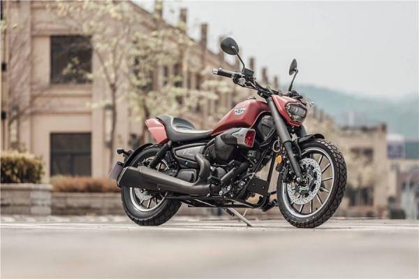 V型雙缸帶ABS,年輕化設計,他會是你巡航車的新選擇嗎? V型雙缸帶ABS,年輕化設計,他會是你巡航車的新選擇嗎?