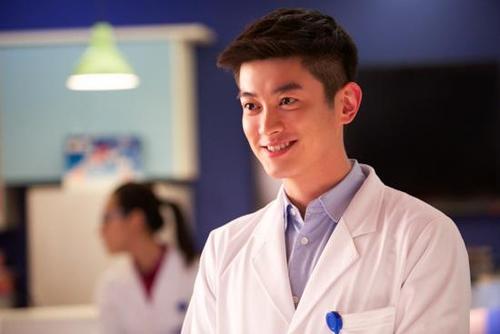 十位百億票房男演員：徐崢排名倒數，黃渤竟然不敵小鮮肉