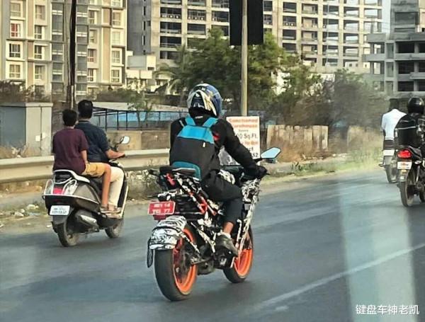 KTM入門小跑車也要換臉,RC125/RC200路試諜照曝光 KTM入門小跑車也要換臉,RC125/RC200路試諜照曝光