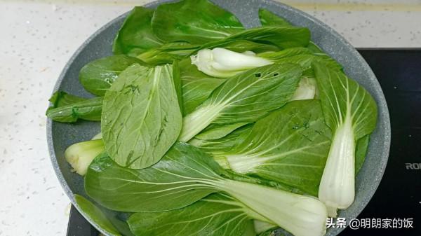 曬曬三口之家的一餐，有葷有素都是家人愛吃的，肉骨頭啃著超過癮