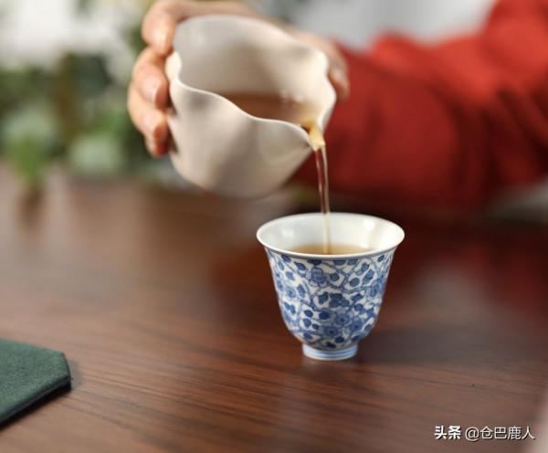 青花寒梅鈴鐺杯「遠山煙雨·青梅伴月」 青花寒梅鈴鐺杯「遠山煙雨·青梅伴月」
