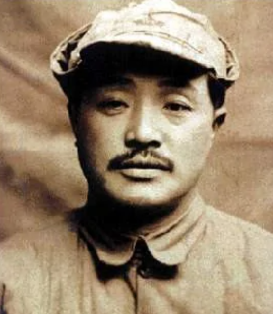 1952年鄧小平致電賀龍,商議任命決定,賀龍詢問:毛主席的意見呢 1952年鄧小平致電賀龍,商議任命決定,賀龍詢問:毛主席的意見呢