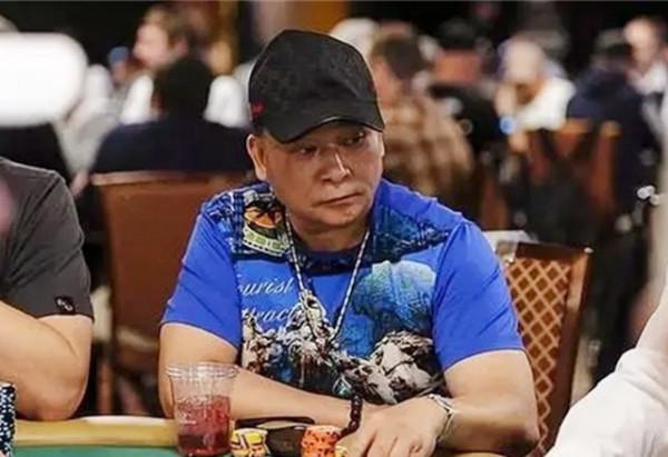 來自廣西農村的世界賭王，每次領獎都身披五星紅旗，賭術冠絕全球