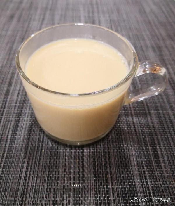 每天早餐不重樣，南瓜多層肉餅搭配新鮮果蔬，營養全面身體棒