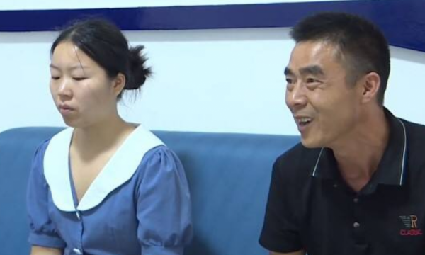 本科女兒私奔初中快遞小哥，父親：我30萬培養的女兒就找了個差的