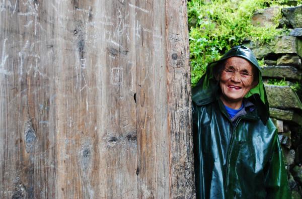 人到晚年，靠得住的是金錢還是親情？三個老人說出了實話