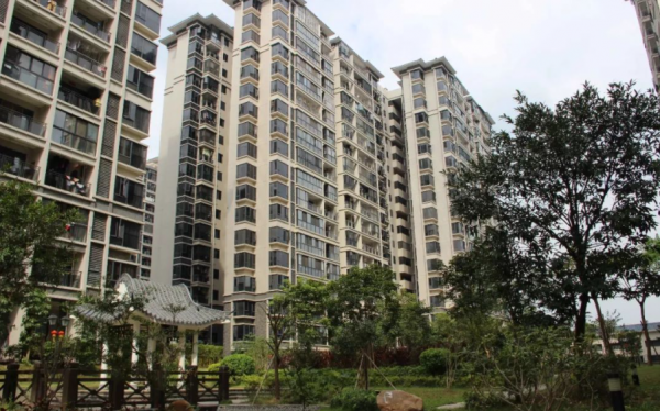 美國普通人都可以住大house，為何中國人不能？真的是人多地少？