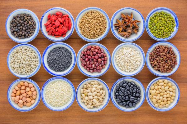 不吃主食會減壽？《柳葉刀》研究：吃多吃少都不行，這樣吃更健康