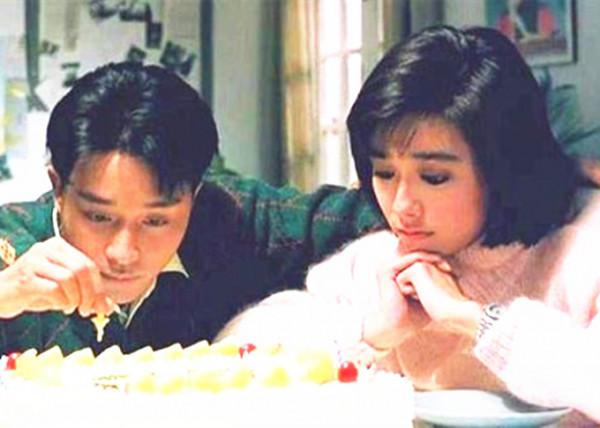 翁虹夫婦參加聚會,萬梓良前妻攜女兒現身,愛女開6間餐廳收入高 翁虹夫婦參加聚會,萬梓良前妻攜女兒現身,愛女開6間餐廳收入高