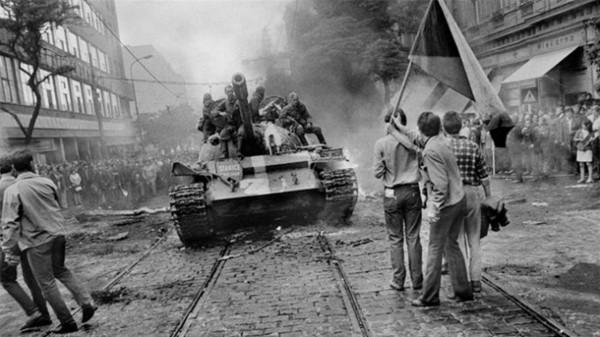 與阿富汗鏖戰10年,蘇聯是如何被拖垮的?蘇聯為何要發動這場戰爭 與阿富汗鏖戰10年,蘇聯是如何被拖垮的?蘇聯為何要發動這場戰爭