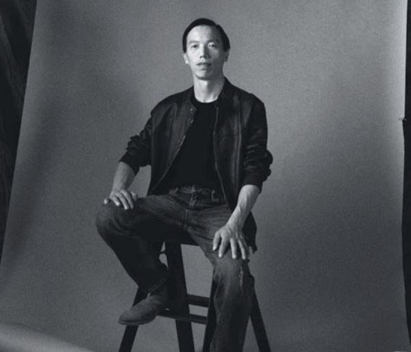 山東40歲大叔，靠平衡術走紅，上過央視，打了多少人說是膠水的臉