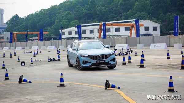 媲美超跑效能！場地試駕嵐圖FREE 還不止高效能那麼簡單？