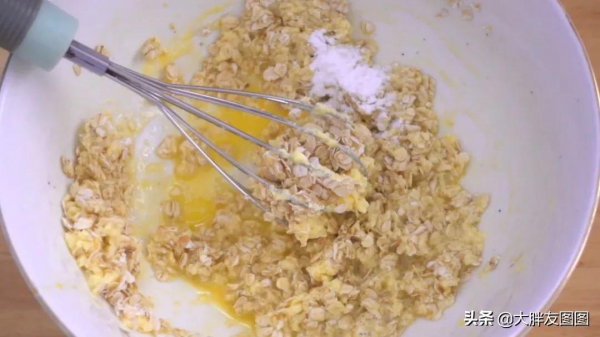 揭秘！燕麥消化餅的做法！和買的一樣，酥酥軟軟，好吃到腦昏昏