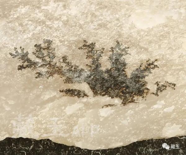 很全面的和田玉“水草沁”科普，籽料的“身份證”到底怎麼看？