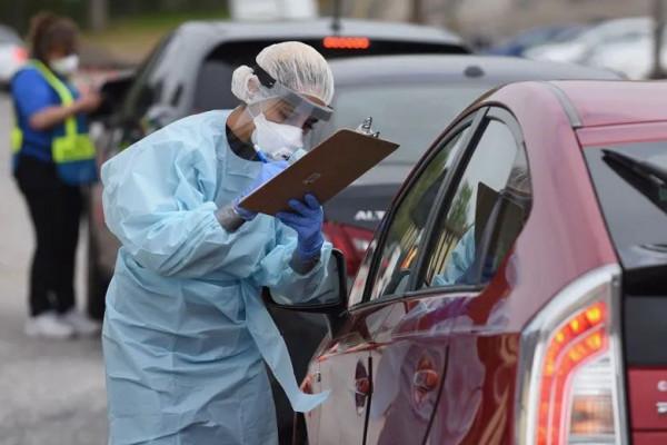 好問題，美國已治癒的4200萬新冠病人，都是咋治癒的？