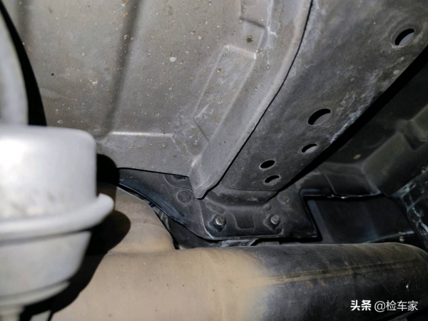 男人眼中東瀛戰神，小姐姐眼中破日產，這輛八年的GTR不該該買？