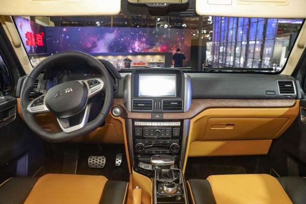 北京BJ80自動珠峰版，售39.8萬元，高1985毫米，駕駛視野開闊