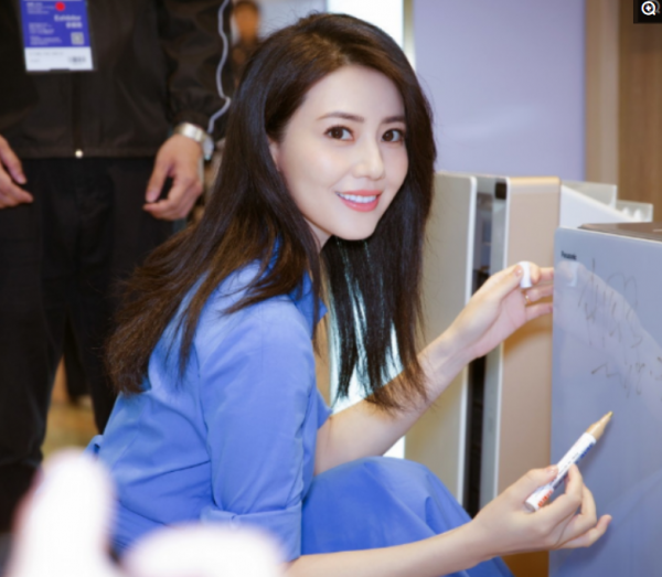 近40歲的高圓圓上海出席活動,網友:這才是女神應該打扮的模樣 近40歲的高圓圓上海出席活動,網友:這才是女神應該打扮的模樣