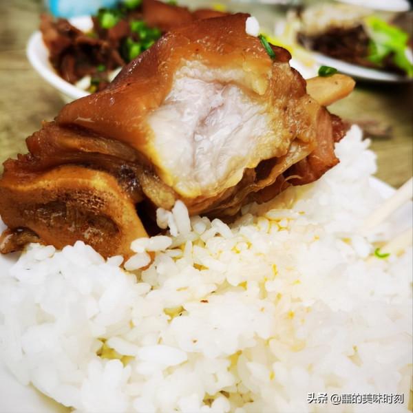 湖北鄉鎮上的蒼蠅館子，一碗飯傳承上百年，20元一碗外地人吃不下