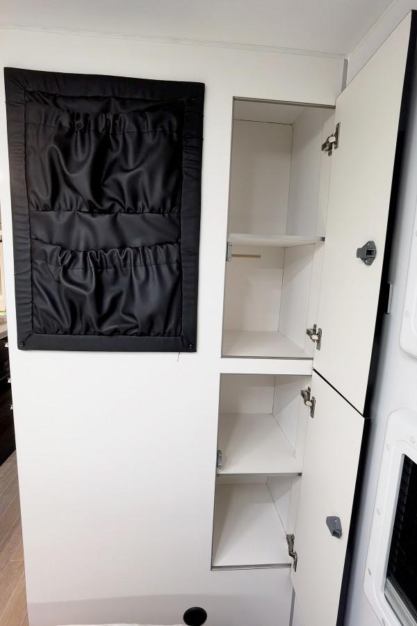 五星級拖掛房車！雙軸獨立懸掛＋乾溼分離衛生間，科斯大黑牛拖掛