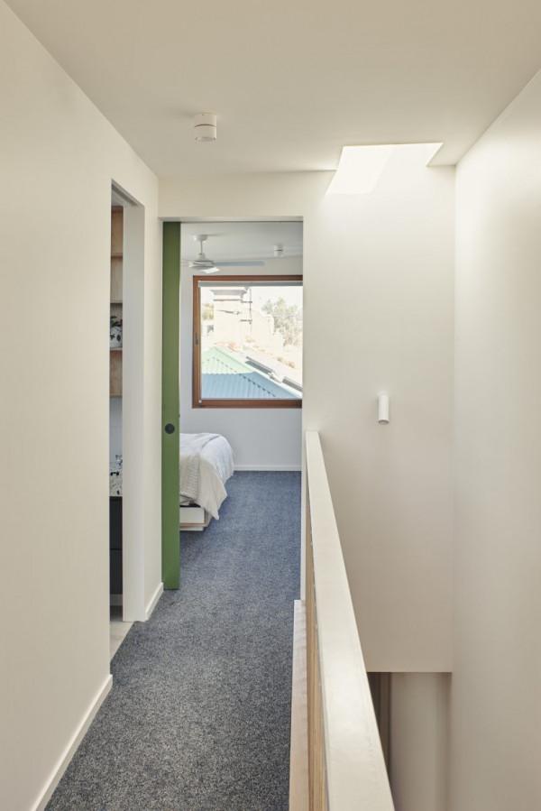 真羨慕國外，沒錢也能住120㎡小複式，客廳連院子，一片悠閒愜意