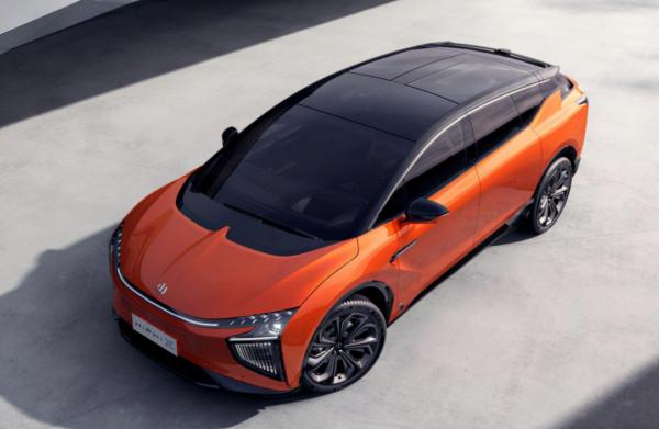 中國的新能源品牌，一個個漲得位元斯拉還兇