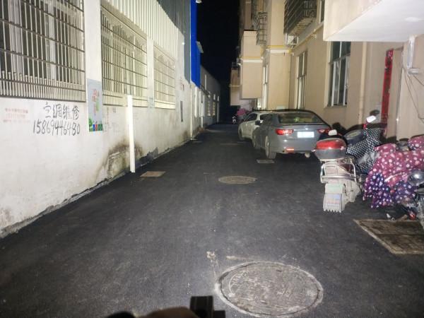 自帶風扇的漫客MK38手電很科幻，開啟照的又亮又遠又長久