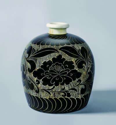 古樸閒逸 磁州窯的刻花與彩繪