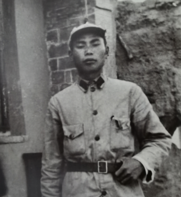 楊得志回湖南探親,姐姐掏出一張照片:壞人看見要殺頭!為何? 楊得志回湖南探親,姐姐掏出一張照片:壞人看見要殺頭!為何?