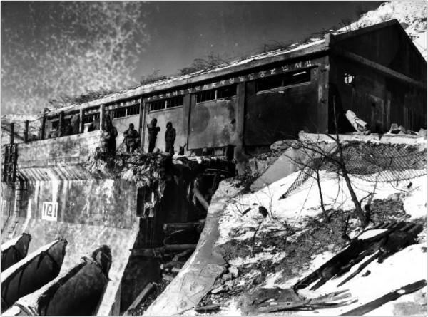 30萬美軍的噩夢，麥克阿瑟：和中國軍隊打仗，就是腦子有病